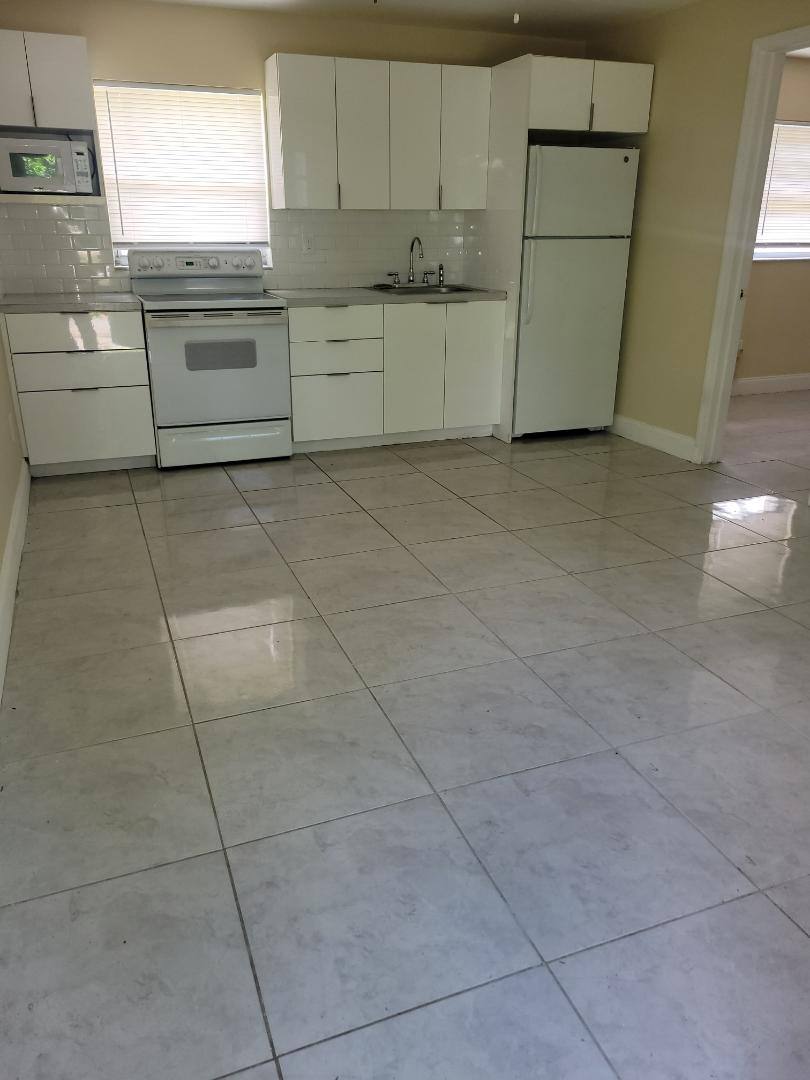 Apartment for rent at 5471 Ravenswood Rd, Fort Lauderdale, FL 33312