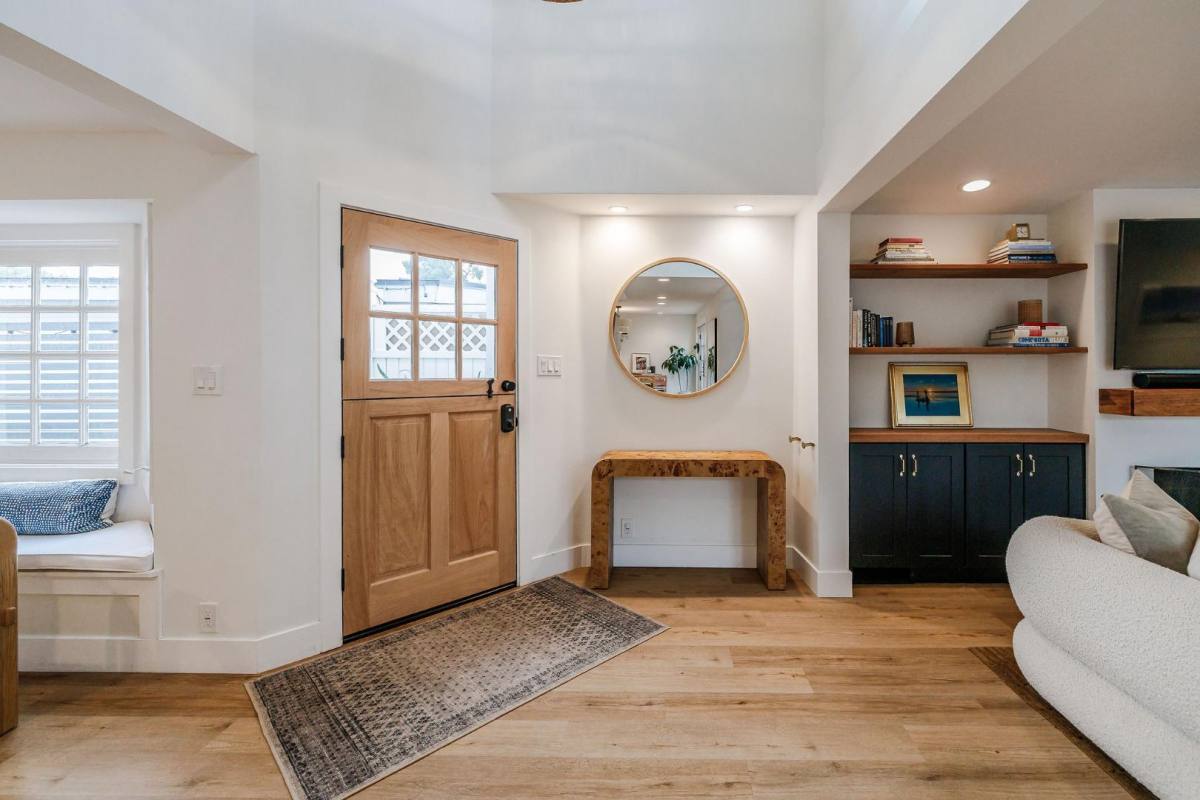 House for rent at 2116 N Ardmore Ave #COMFORTABLE Elegance, Manhattan Beach, CA 90266