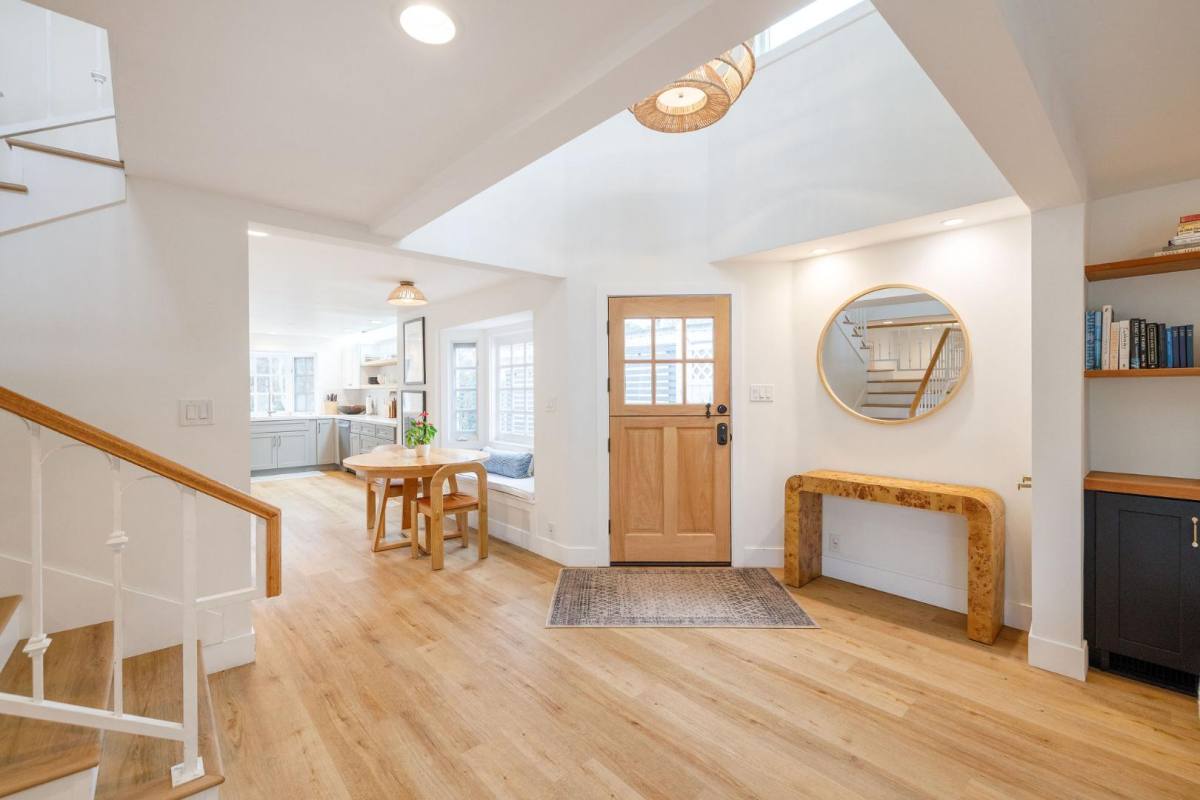 House for rent at 2116 N Ardmore Ave #COMFORTABLE Elegance, Manhattan Beach, CA 90266