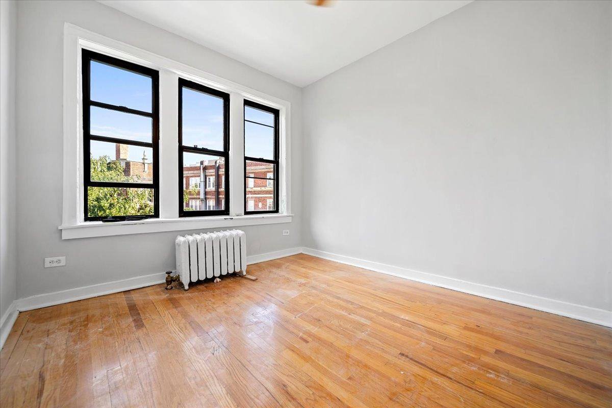 Apartment for rent at 627 W Roscoe St #A3, Chicago, IL 60657