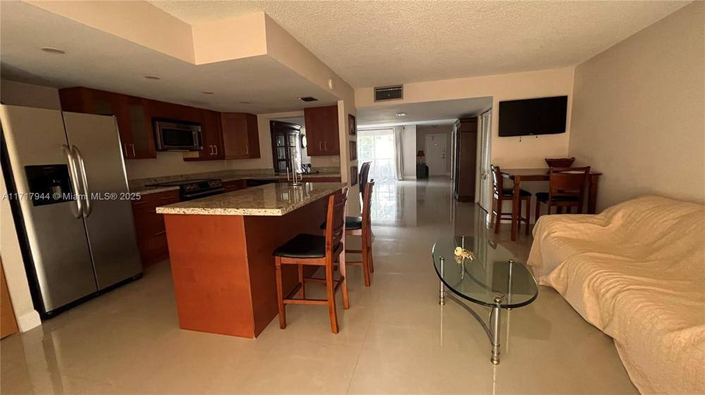 Townhouse for rent at 807 NE 27th Ave, Hallandale, FL 33009