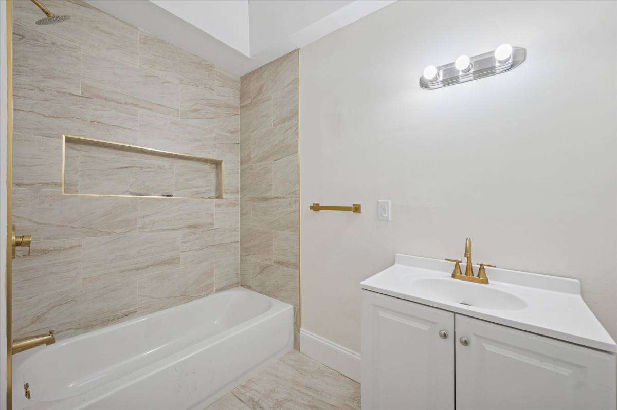 House for rent at 1623 S Lindenwood St, Philadelphia, PA 19143