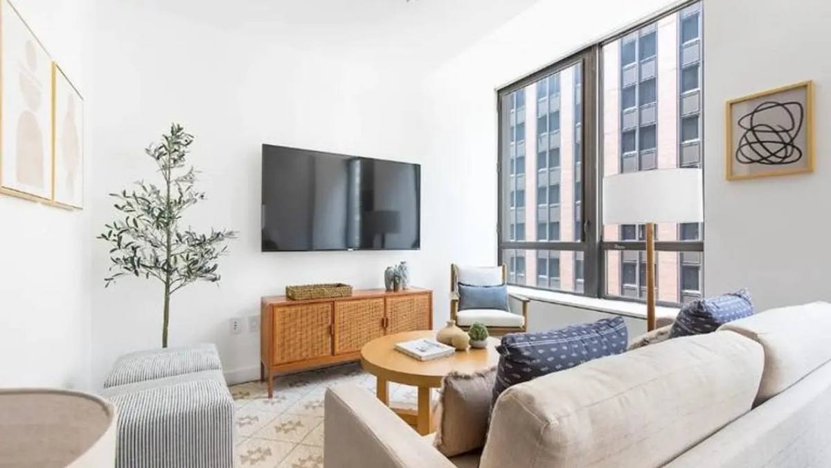 Apartment for rent at 128 Water St #2807, New York, NY 10005