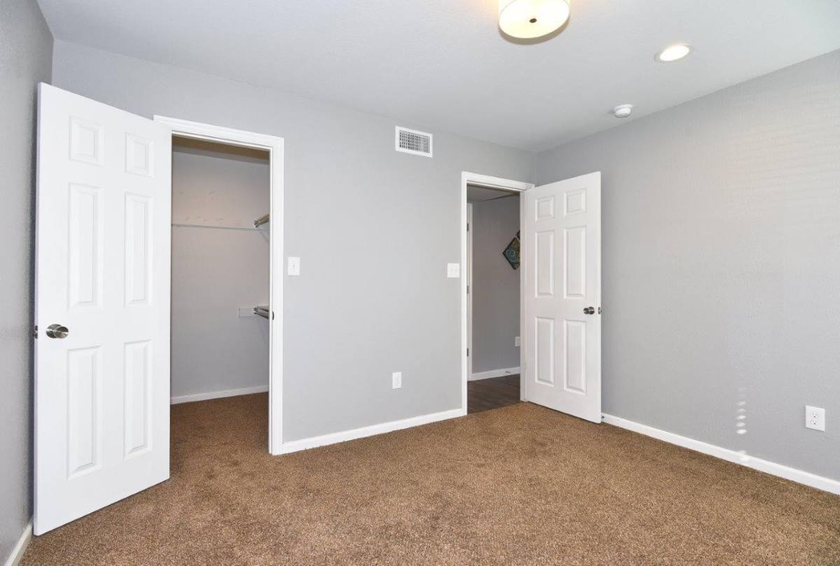 Apartment for rent at 4404 S 109th E Ave, Tulsa, OK 74146