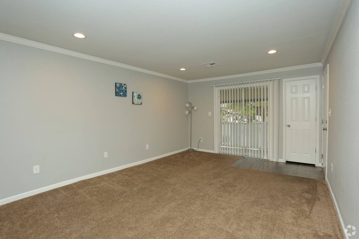 Apartment for rent at 4404 S 109th E Ave, Tulsa, OK 74146