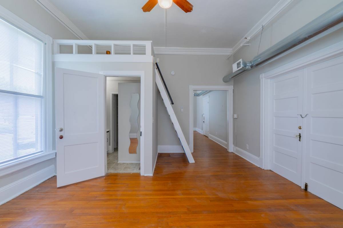 Apartment for rent at 39 Trammell St SW, Marietta, GA 30064