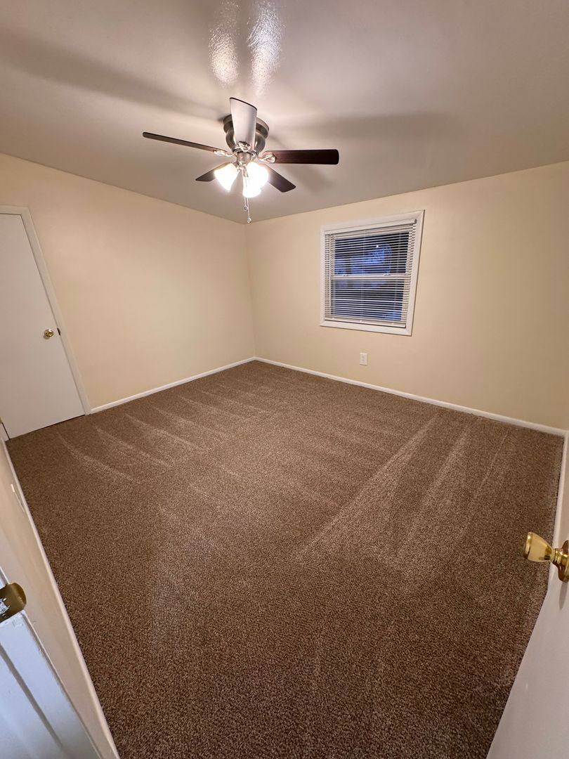 House for rent at 1079 N Ave, Girard, OH 44420