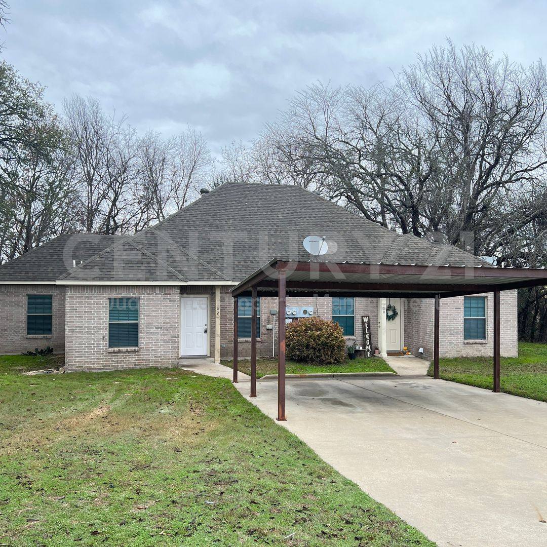 House for rent at 102 Lindas Creek Lane, Weatherford, TX 76088