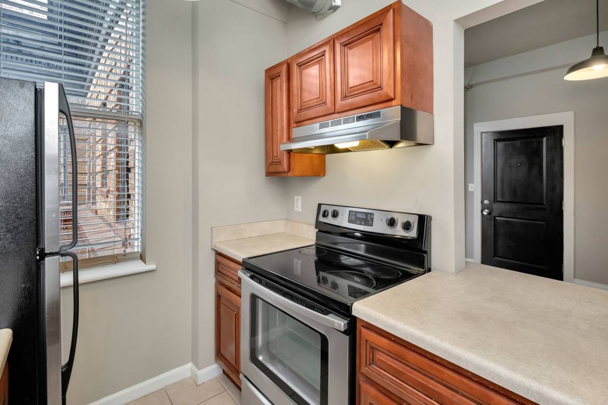Townhouse for rent at 1124 20th St S, Birmingham, AL 35205