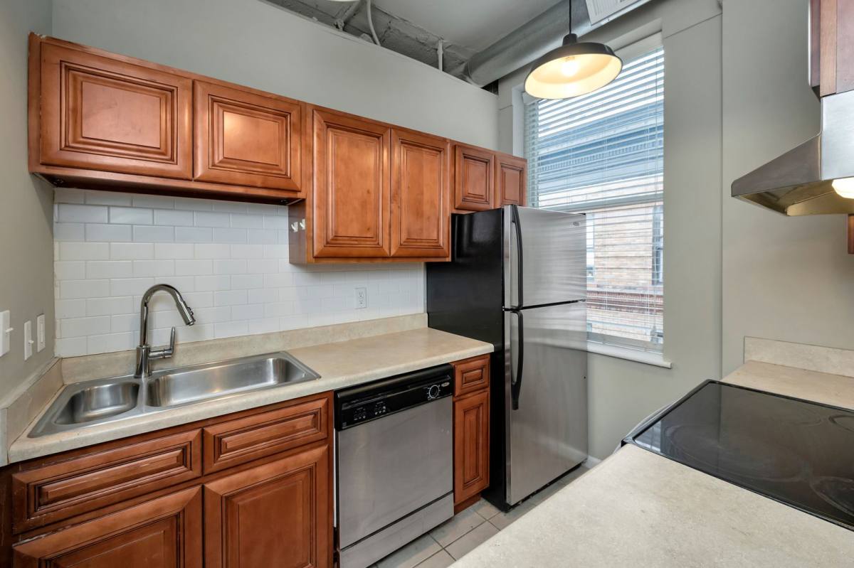 Townhouse for rent at 1124 20th St S, Birmingham, AL 35205