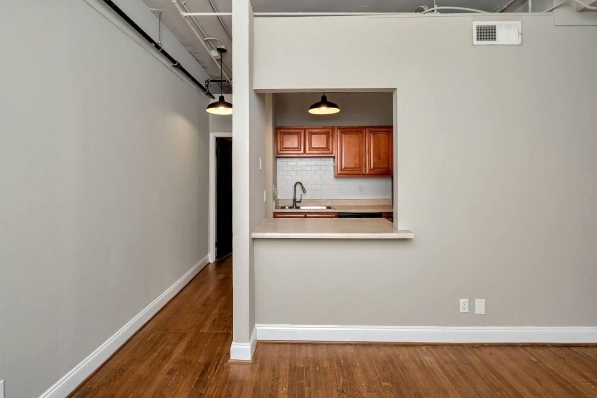 Townhouse for rent at 1124 20th St S, Birmingham, AL 35205