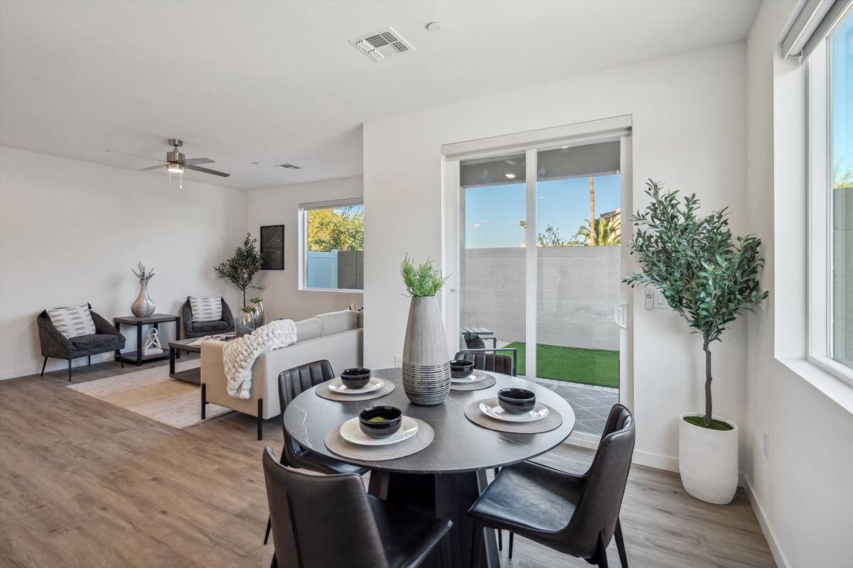 Townhouse for rent at 2119 E Voltaire Ave, Phoenix, AZ 85022