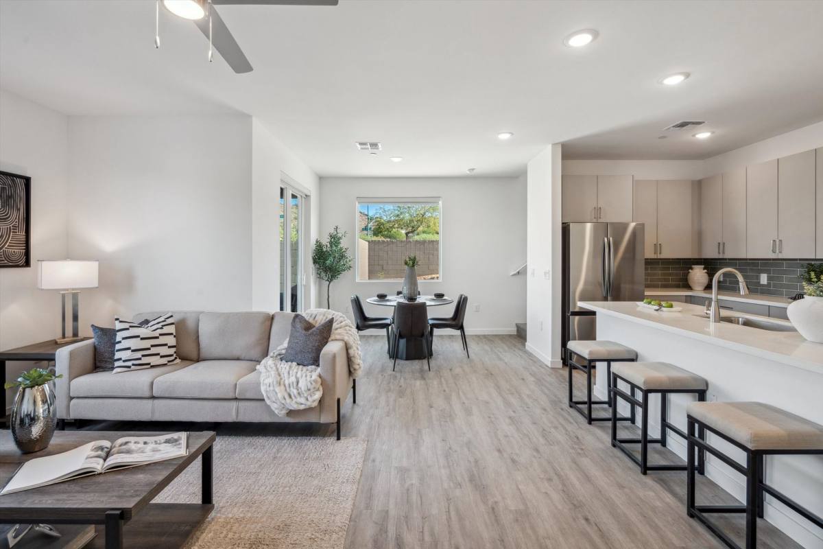 Townhouse for rent at 2119 E Voltaire Ave, Phoenix, AZ 85022