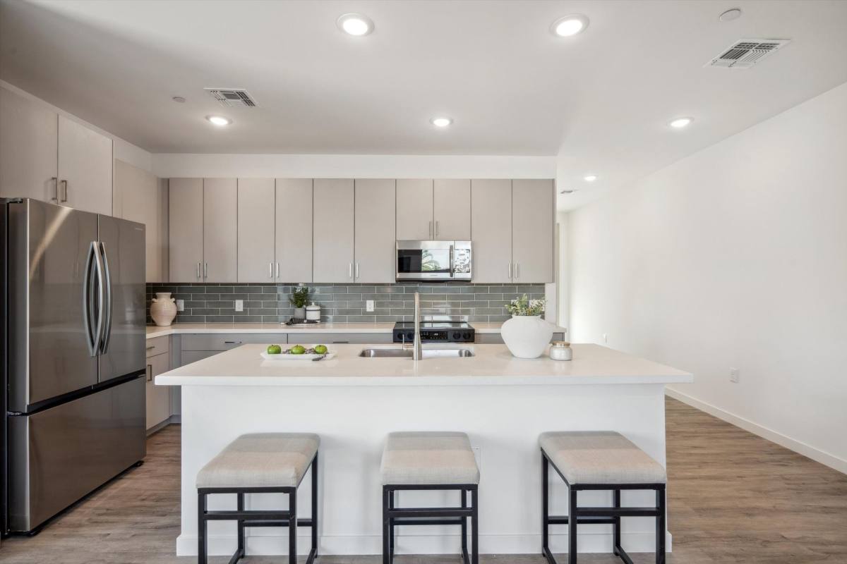 Townhouse for rent at 2119 E Voltaire Ave, Phoenix, AZ 85022
