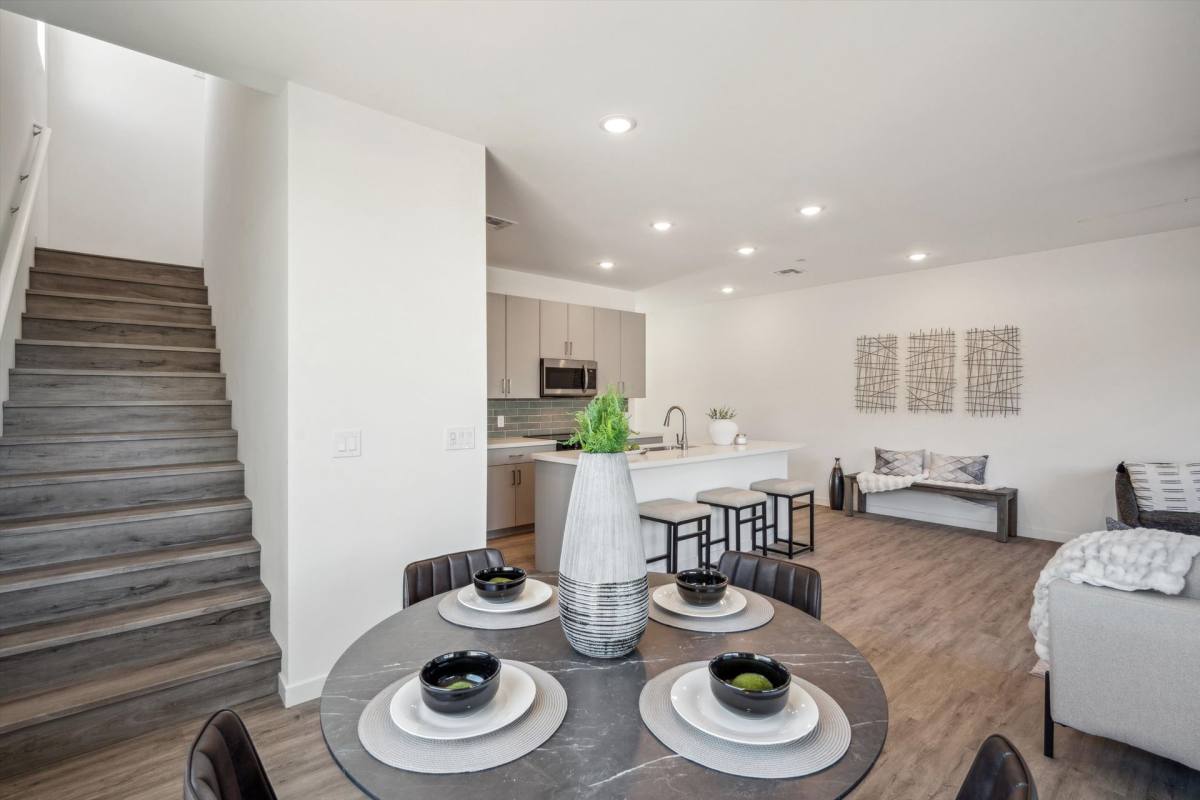 Townhouse for rent at 2119 E Voltaire Ave, Phoenix, AZ 85022
