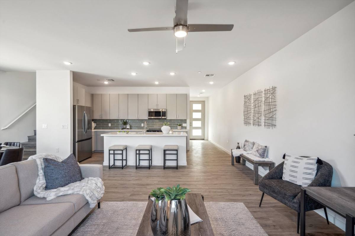 Townhouse for rent at 2119 E Voltaire Ave, Phoenix, AZ 85022