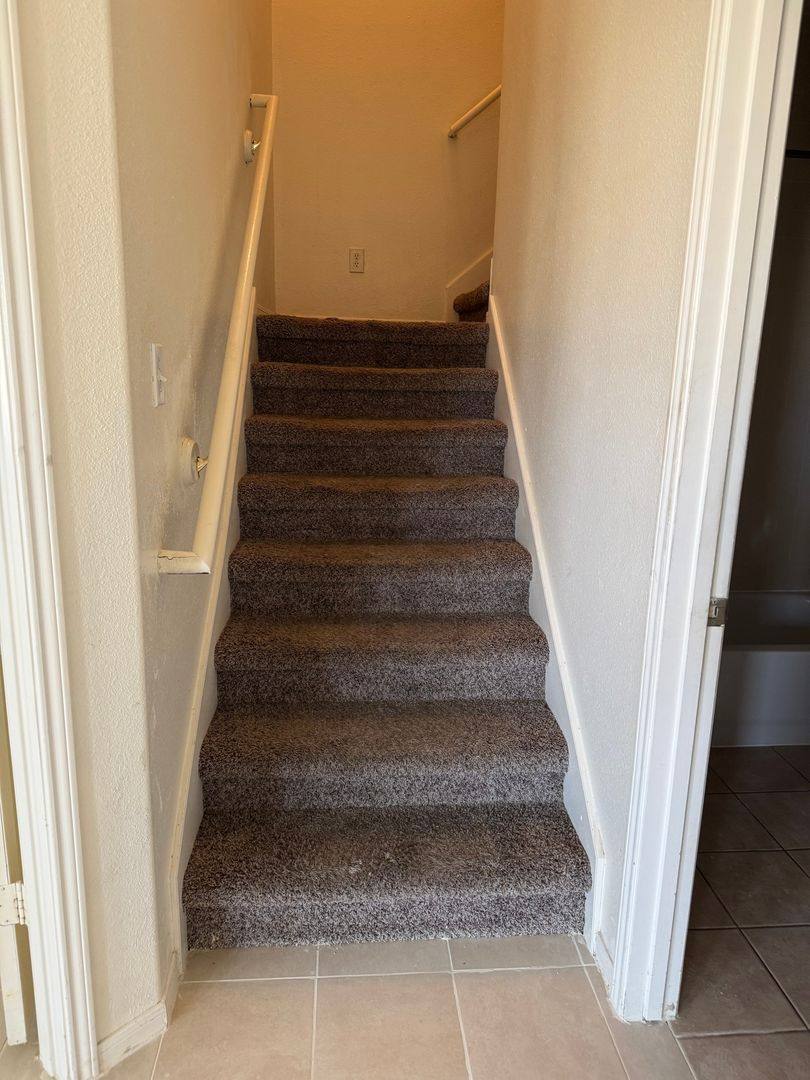 Townhouse for rent at 2926 Meadowglen Crescent, Houston, TX 77082