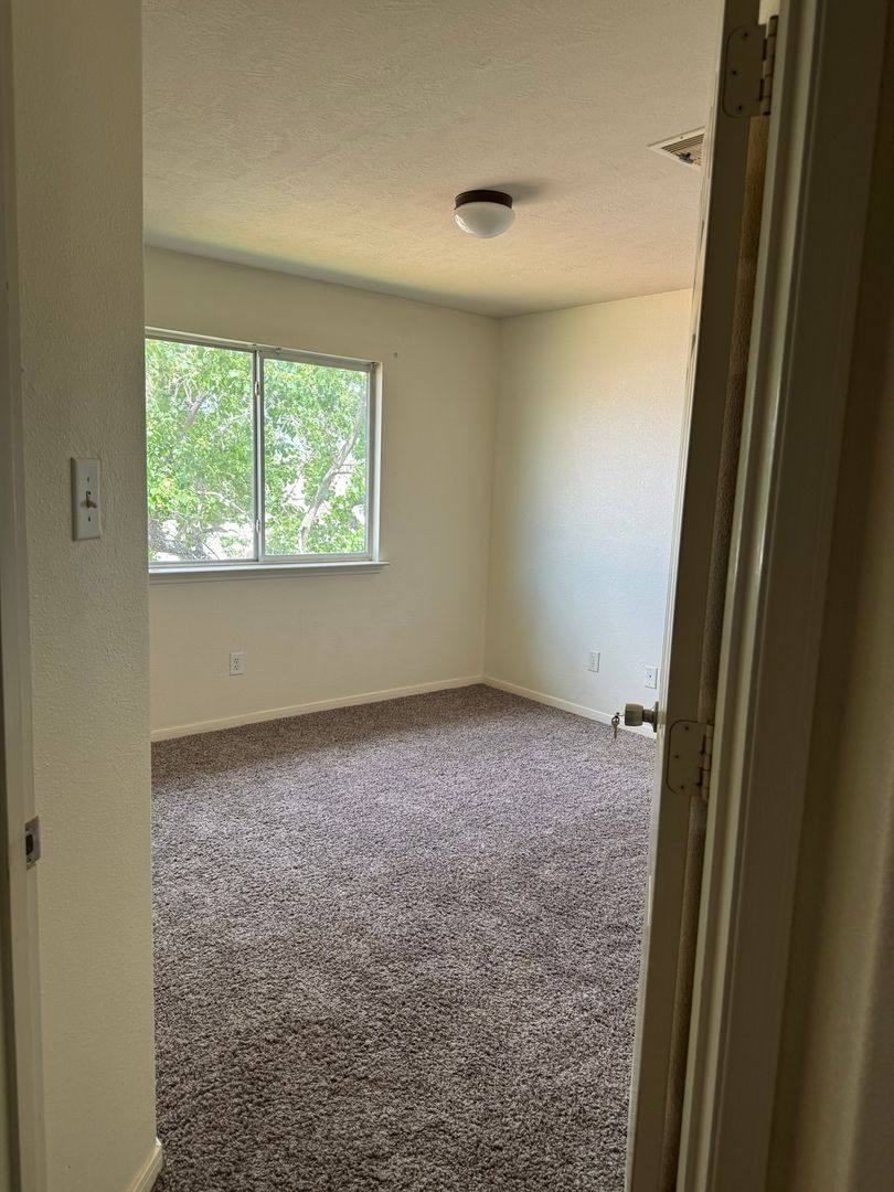 Townhouse for rent at 2926 Meadowglen Crescent, Houston, TX 77082