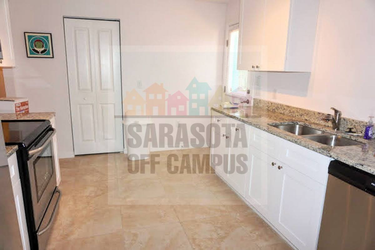 Apartment for rent at 1039 32nd St, Sarasota, FL 34234
