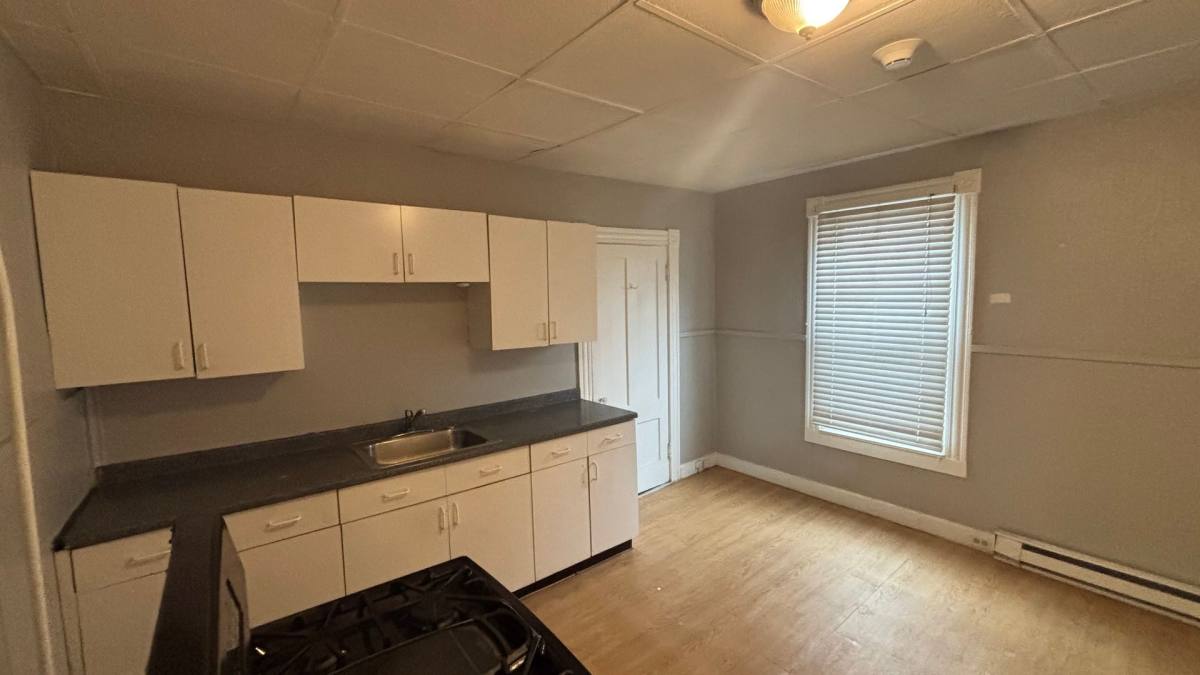 Apartment for rent at 113 Spruce St, Leominster, MA 01453