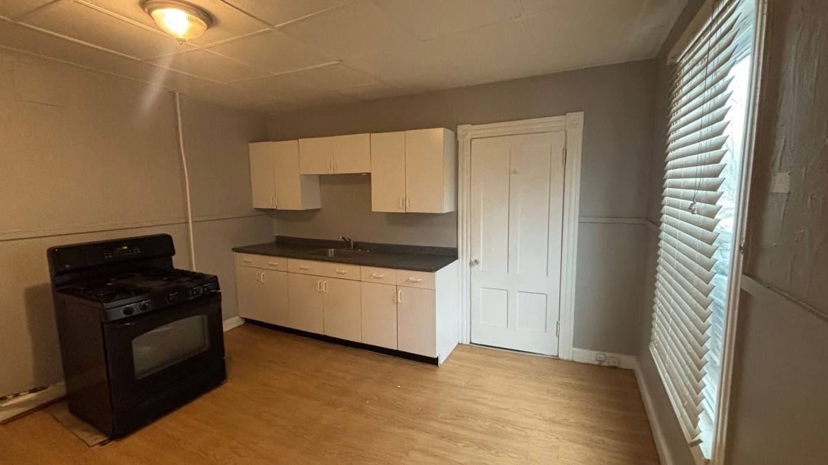 Apartment for rent at 113 Spruce St, Leominster, MA 01453