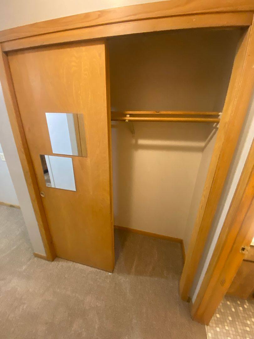 Apartment for rent at 944 E St, Lincoln, NE 68508