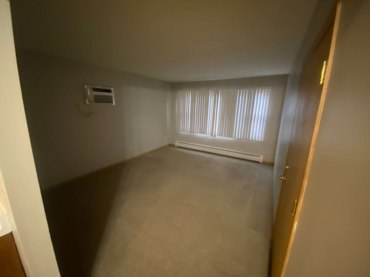Apartment for rent at 944 E St, Lincoln, NE 68508