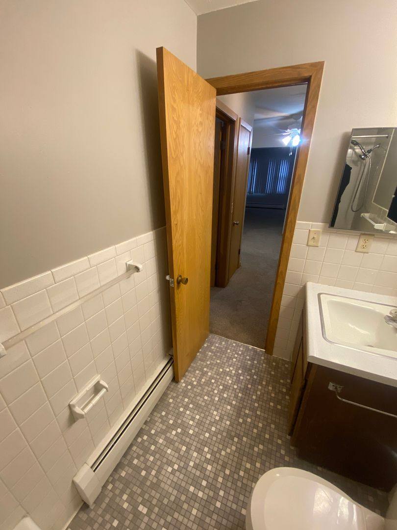 Apartment for rent at 944 E St, Lincoln, NE 68508