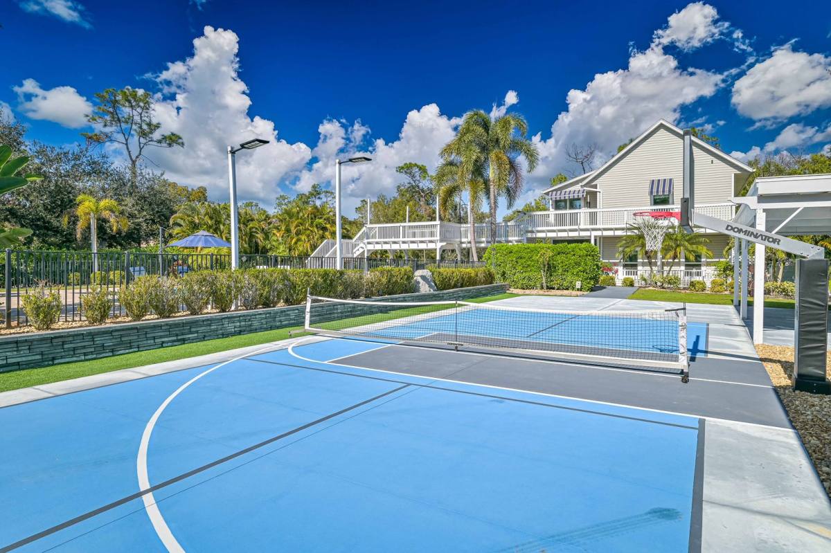 House for rent at 6941 Hunters Rd, Naples, FL 34109