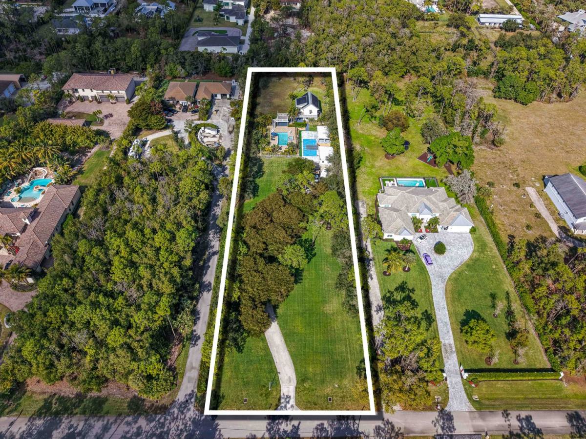House for rent at 6941 Hunters Rd, Naples, FL 34109