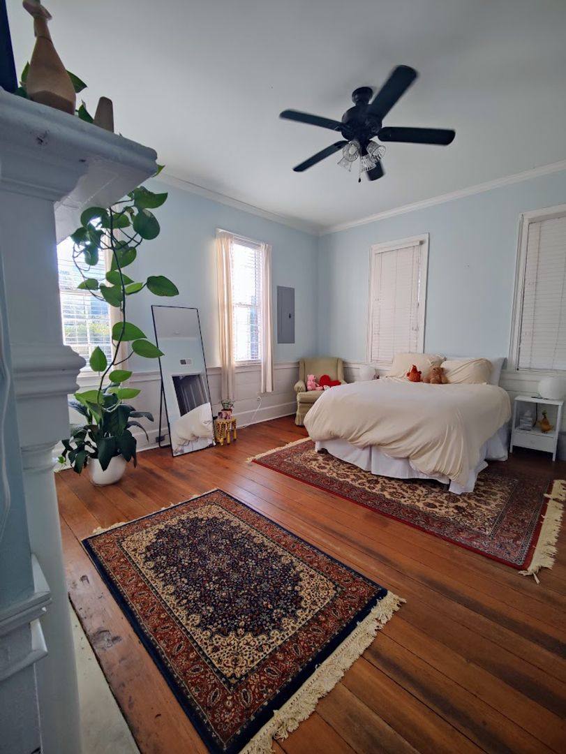 Apartment for rent at 109 Coming St, Charleston, SC 29401