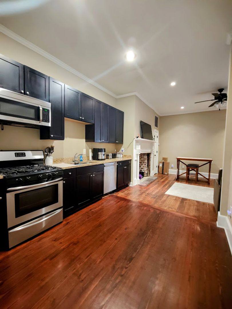 Apartment for rent at 109 Coming St, Charleston, SC 29401