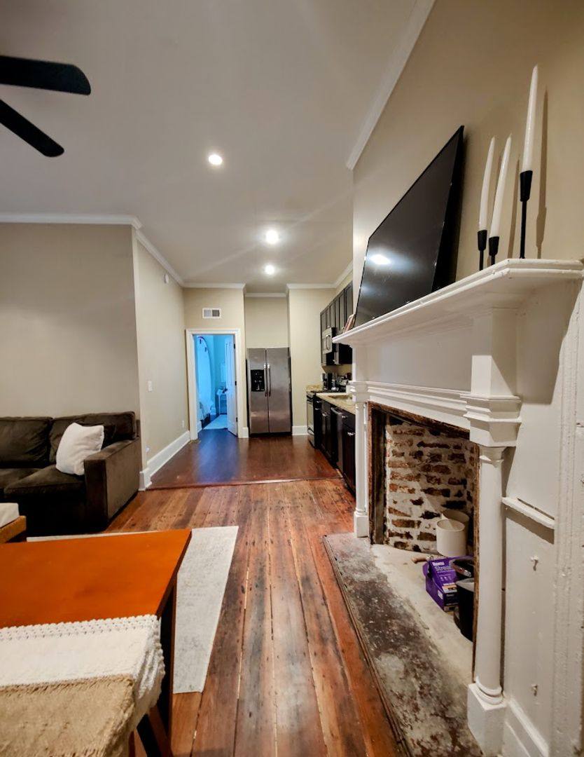 Apartment for rent at 109 Coming St, Charleston, SC 29401