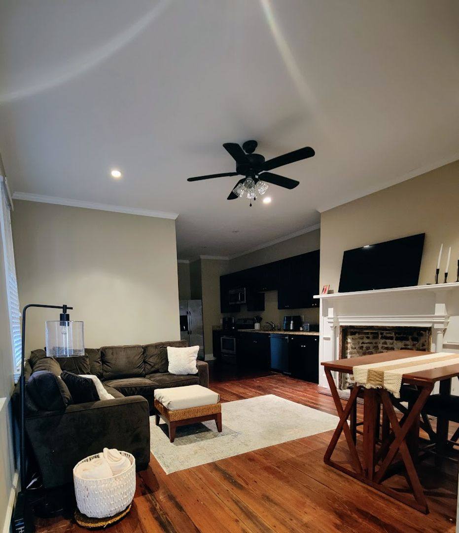 Apartment for rent at 109 Coming St, Charleston, SC 29401