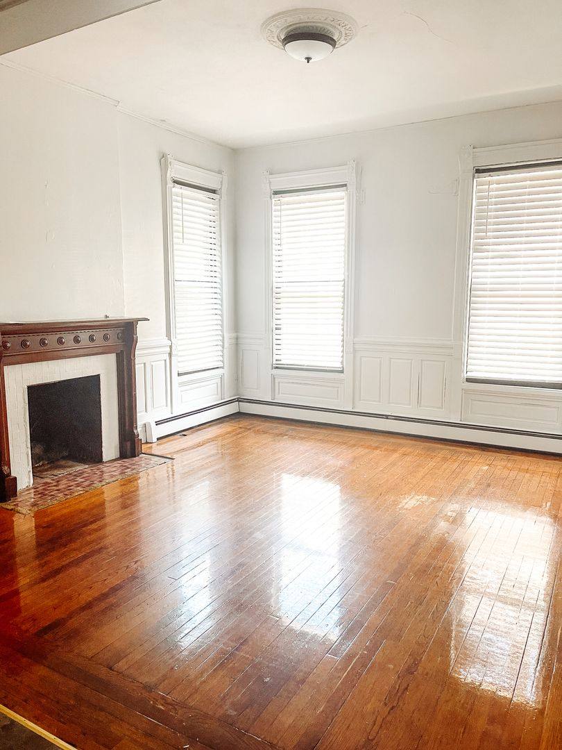 Apartment for rent at 624 Orange St, New Haven, CT 06511