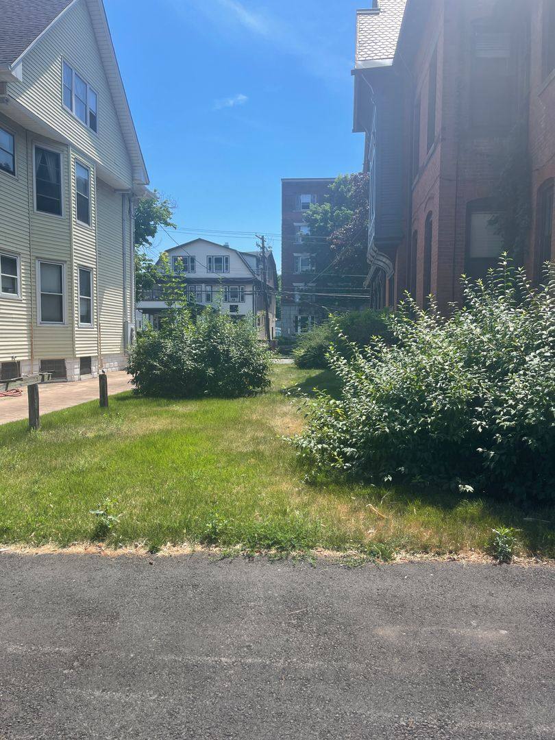 Apartment for rent at 624 Orange St, New Haven, CT 06511