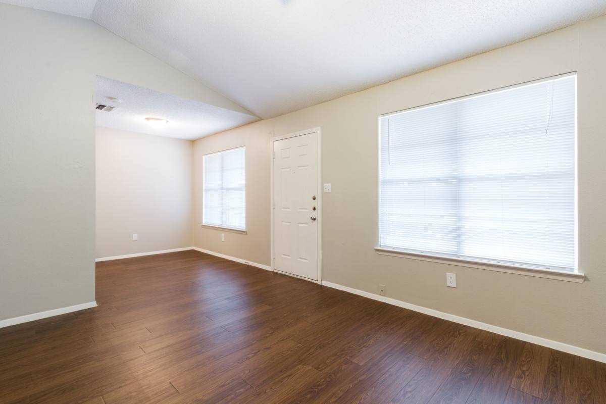 Apartment for rent at 6701 Silvermine Dr, Austin, TX 78736