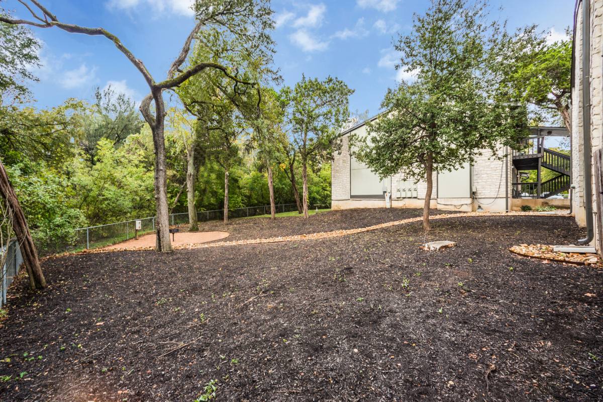 Apartment for rent at 6701 Silvermine Dr, Austin, TX 78736