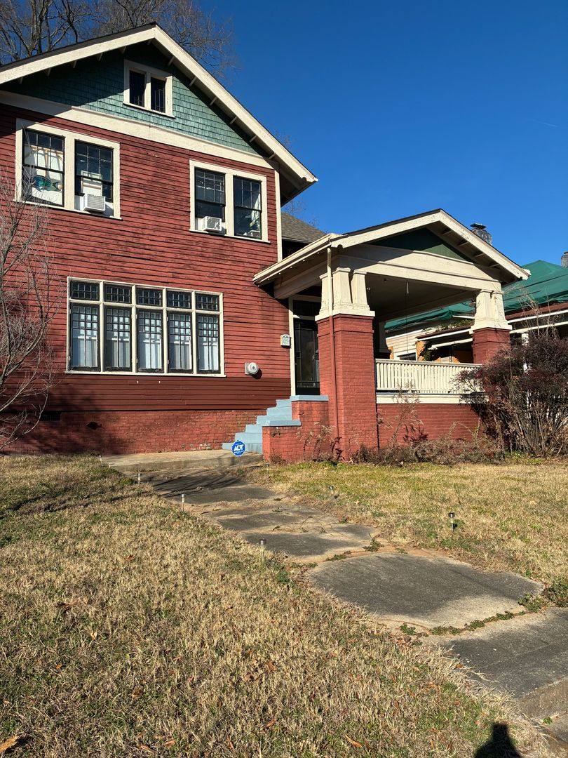 Apartment for rent at 600 Devereux St, Raleigh, NC 27605