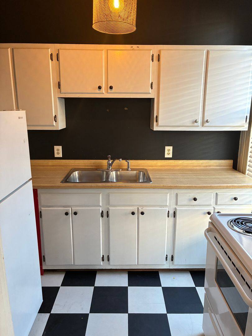 Apartment for rent at 600 Devereux St, Raleigh, NC 27605
