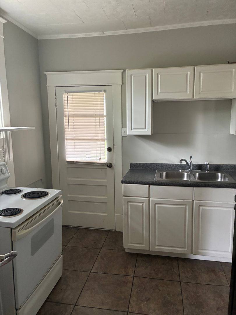 Apartment for rent at 600 Devereux St, Raleigh, NC 27605