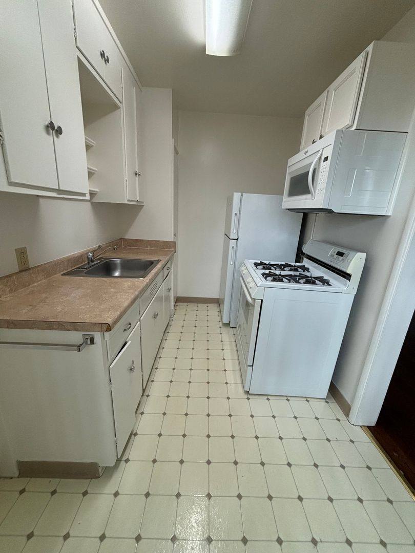 Apartment for rent at 1805, 1811, 1813 N St, Sacramento, CA 95811
