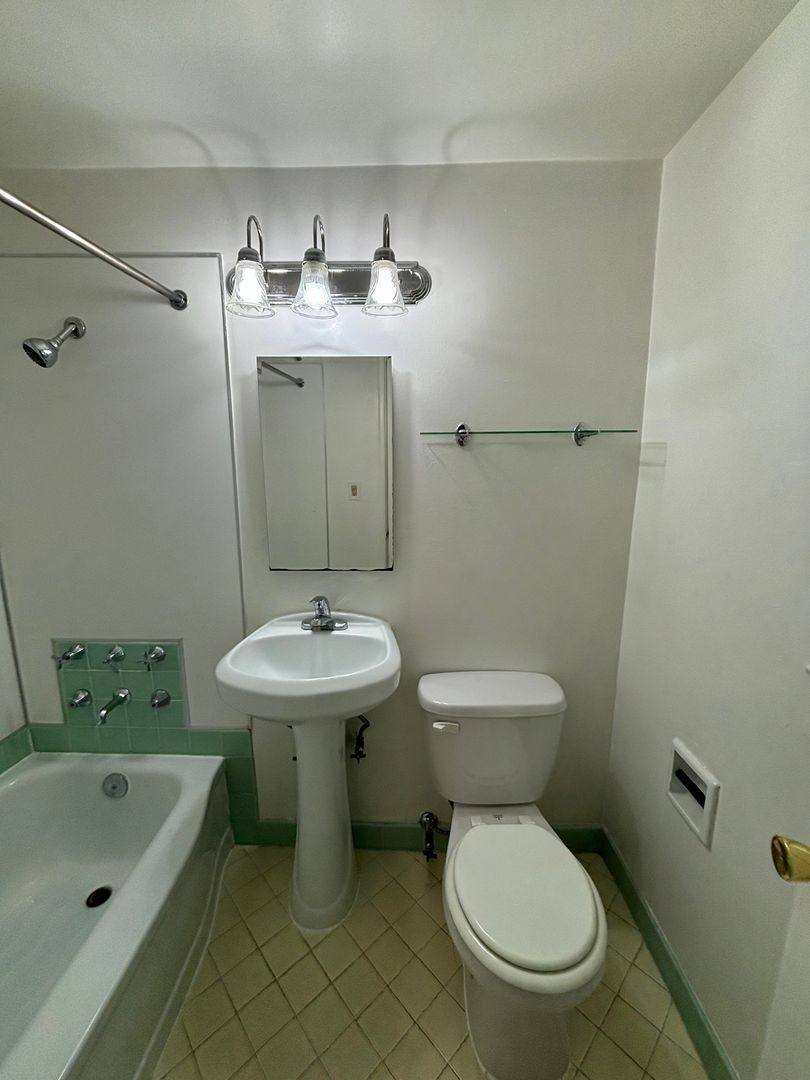 Apartment for rent at 1805, 1811, 1813 N St, Sacramento, CA 95811