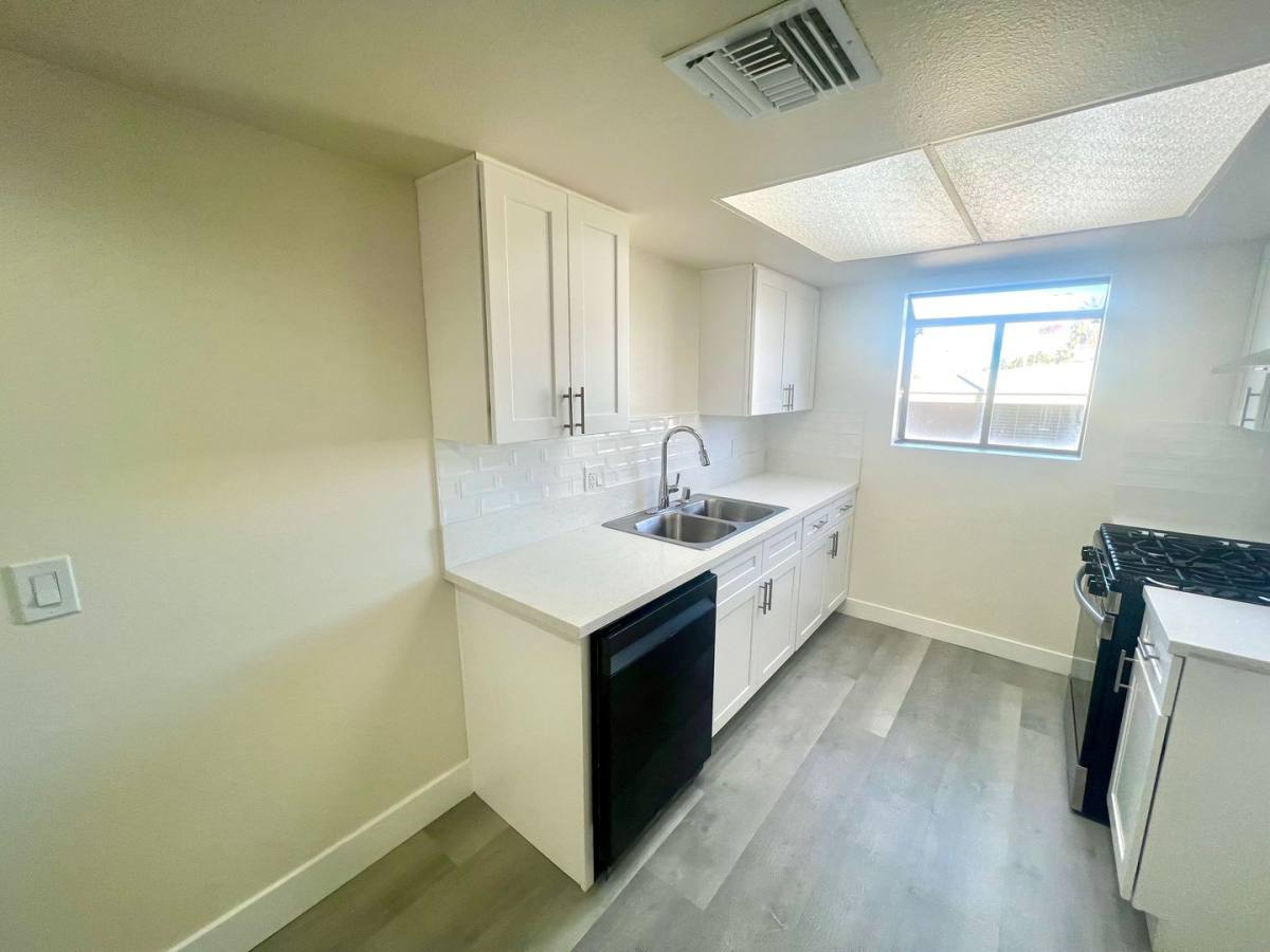 Apartment for rent at 44155 10th St W, Lancaster, CA 93534
