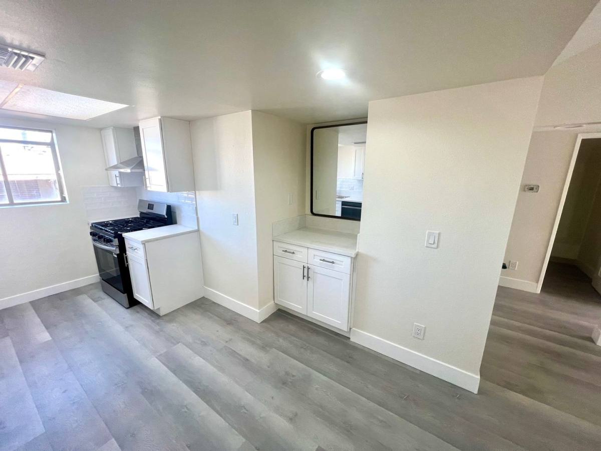 Apartment for rent at 44155 10th St W, Lancaster, CA 93534