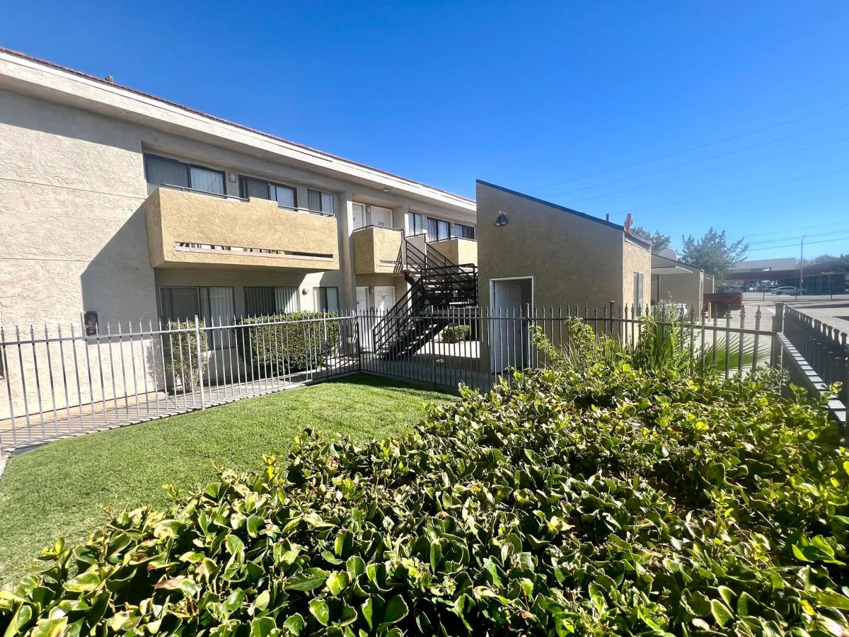 Apartment for rent at 44155 10th St W, Lancaster, CA 93534