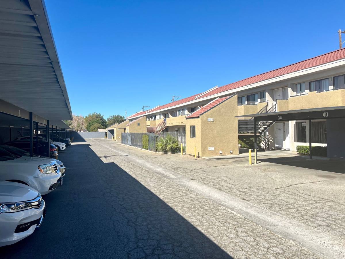 Apartment for rent at 44155 10th St W, Lancaster, CA 93534