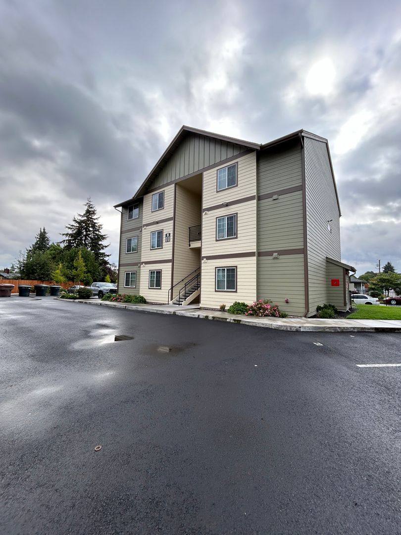 Apartment for rent at 236 30th Ave, Longview, WA 98632
