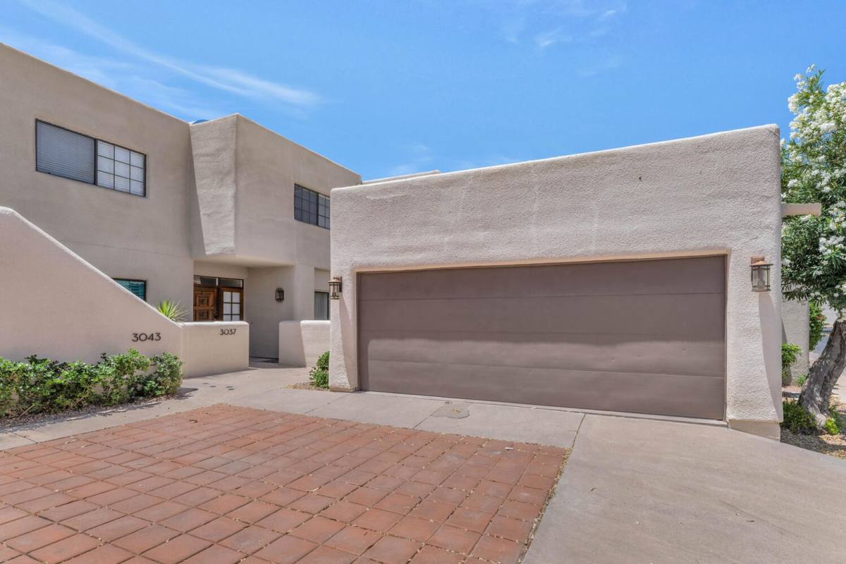 Condo for rent at 3037 E Rose Lane, Phoenix, AZ 85016