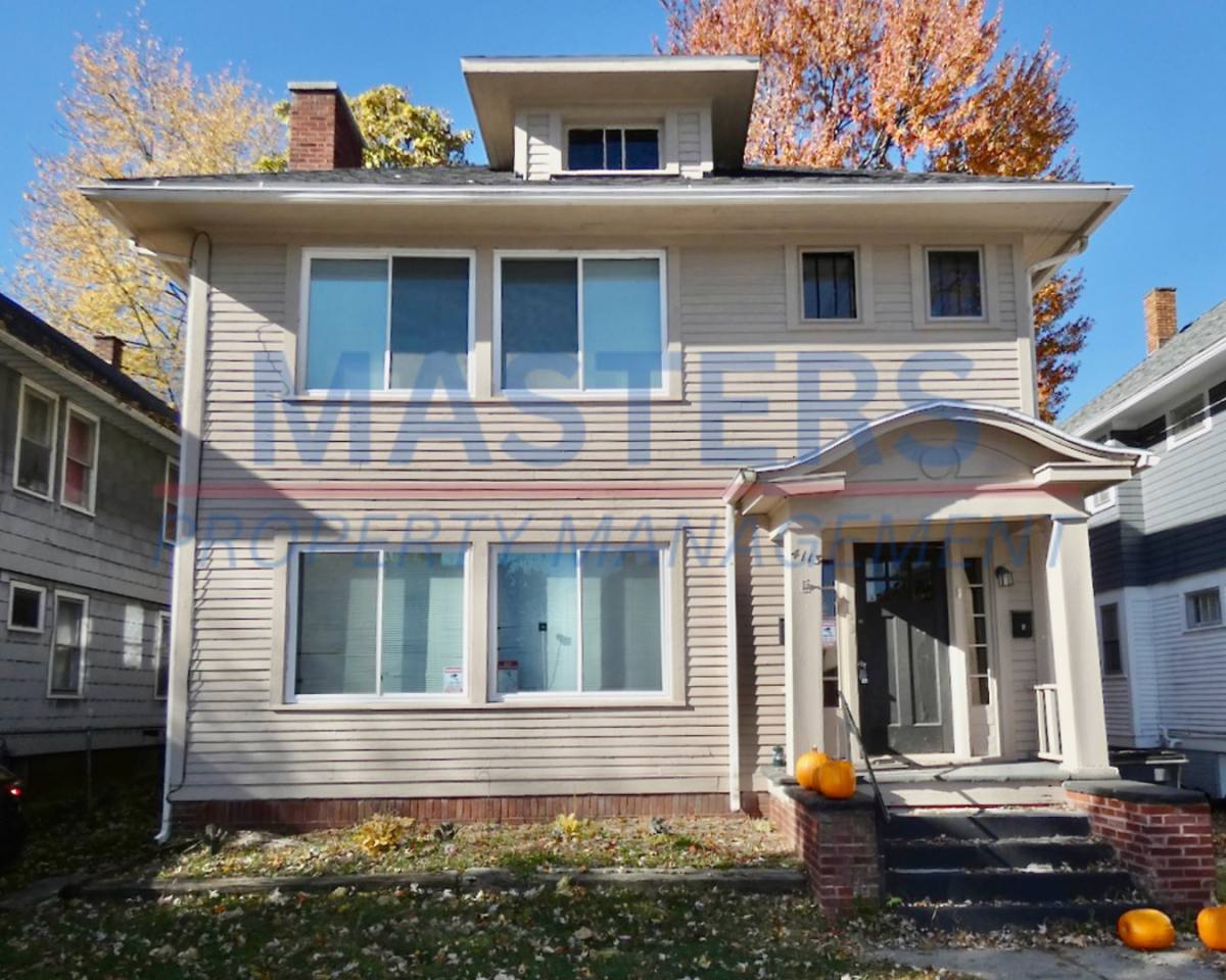 Apartment for rent at 4113 N Lockwood Ave, Toledo, OH 43612